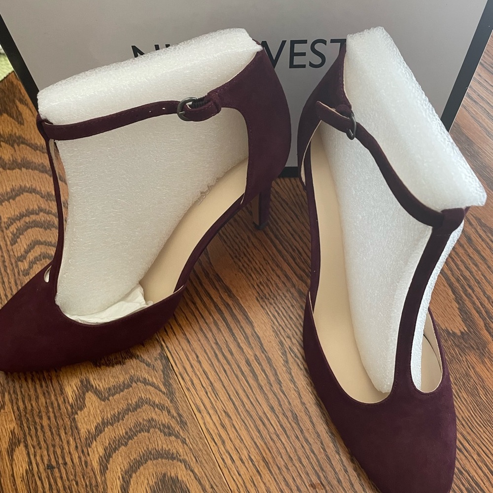Nine West Burgendy suede heels - Picture 6 of 9